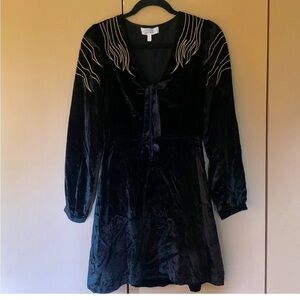 & Other Stories Black Velvet Velour W/ Gold
Flames Long Sleeve Dress Size 6